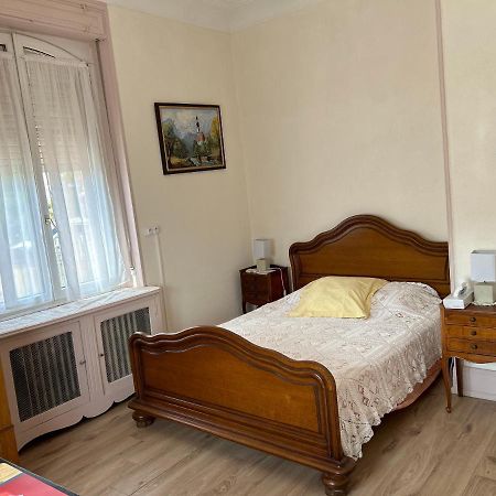 Chambre Arnica Lit 140 Wifi Sdb Partagee Сент-Амарен Экстерьер фото